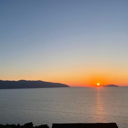 Sunset Vista Guesthouse Vlorë Esterno foto